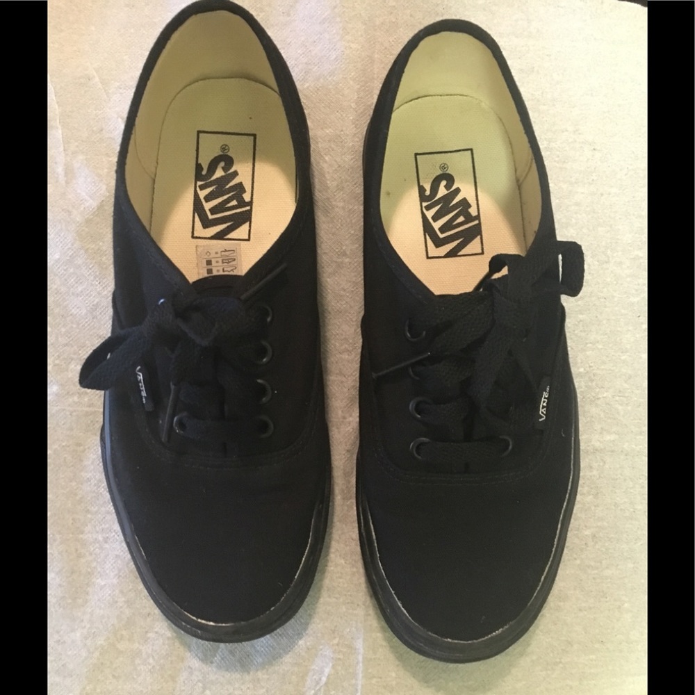 6.5 Womens/5 Mens Black vans.